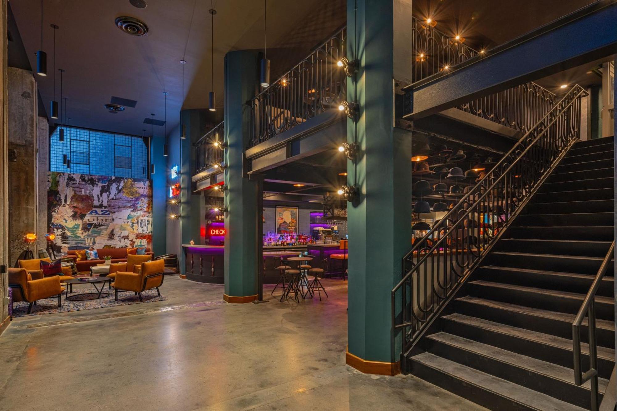 Moxy Phoenix Downtown Exteriör bild
